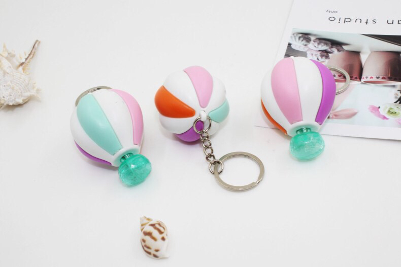 Yongyi Toys Keychain Hot Air Balloon Led Sound Luminous Keychain Pendant Crafts Creative Gift Hanging Machine