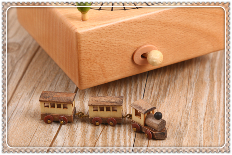 Roller coaster type solid wood material music box fashion octave box Roller coaster type solid wood material music box fashion octave box