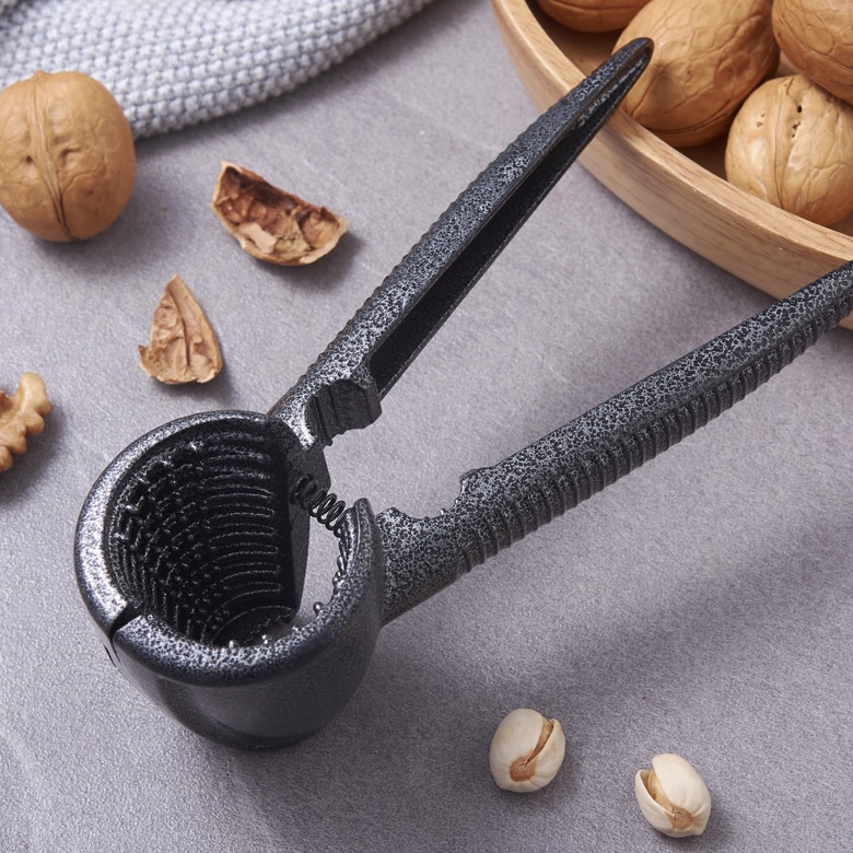 Small Leaf Kitchen Gadget Walnut Clip Nutcracker Pecan Shell Separator Tool Household Multifunctional Tool