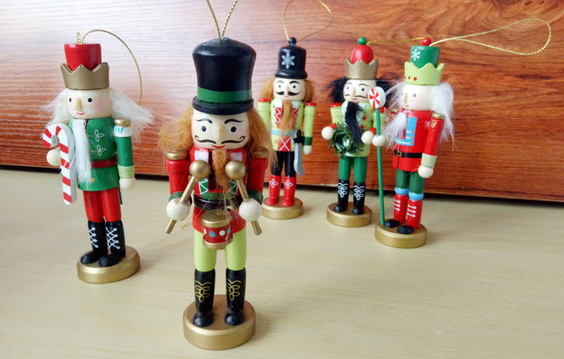 Gift Nutcracker Puppet King Soldier 12cm Set 5 Children's Room Decorations and Ornaments One Product Dropshipping Gift Nutcracker Puppet King Soldier 12cm Set 5 Children's Room Decorations and Ornaments One Product Dropshipping