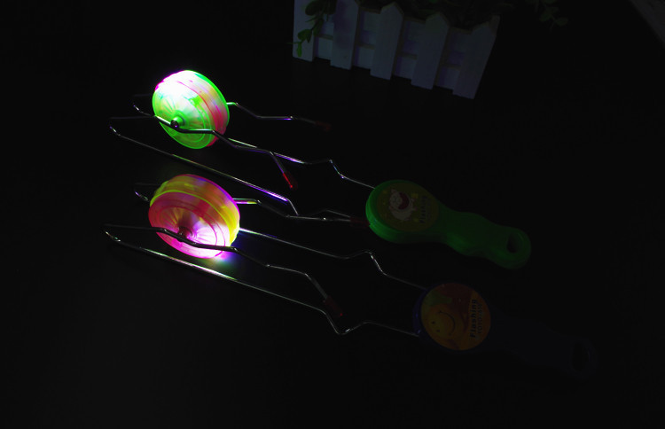 Luminous Iron Frame Yo-Yo Ball Track Flash Yo-Yo Children's New Exotic Toys YOYO Ball Luminous Iron Frame Yo-Yo Ball Track Flash Yo-Yo Children's New Exotic Toys YOYO Ball