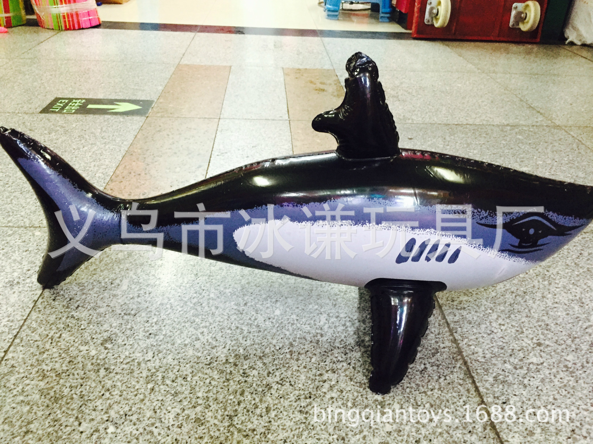 Inflatable toys inflatable toys for children with black whale sharks Inflatable toys inflatable toys for children with black whale sharks