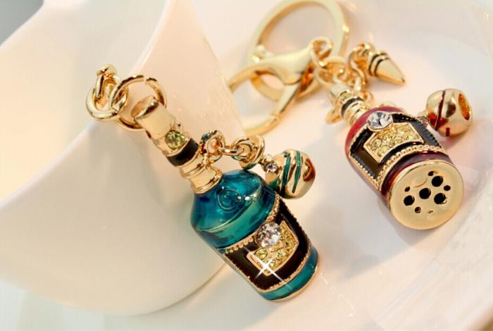 Bottle Keychain diamond drill key buckle Alloy Car Keychain bags Bottle Keychain diamond drill key buckle Alloy Car Keychain bags