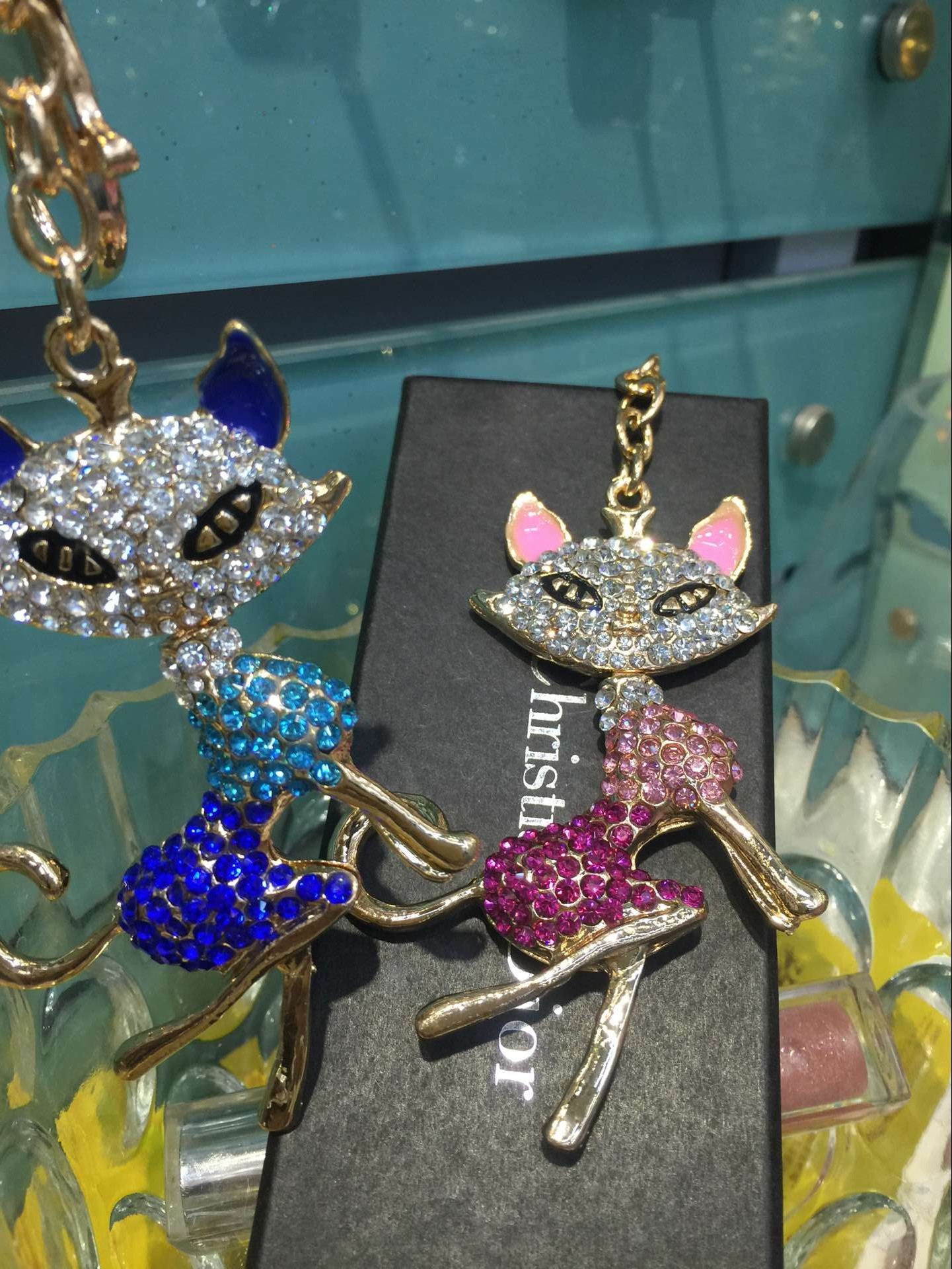 The cat fox diamond key buckle alloy drill diamond diamond pendant Keychain car accessories gifts