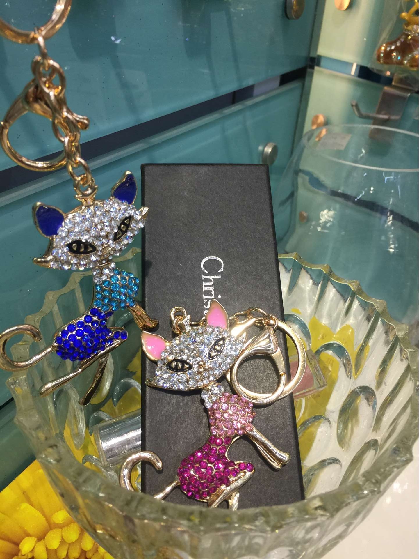 The cat fox diamond key buckle alloy drill diamond diamond pendant Keychain car accessories gifts