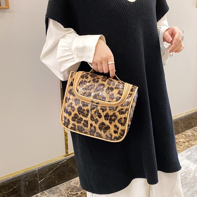 Cross-Border Fashion Leopard Print Small Bag Women&#039;s Bag 2021 Trendy New Korean Style Ins Internet Celebrity Versatile Handheld Cosmetic Bag Pu