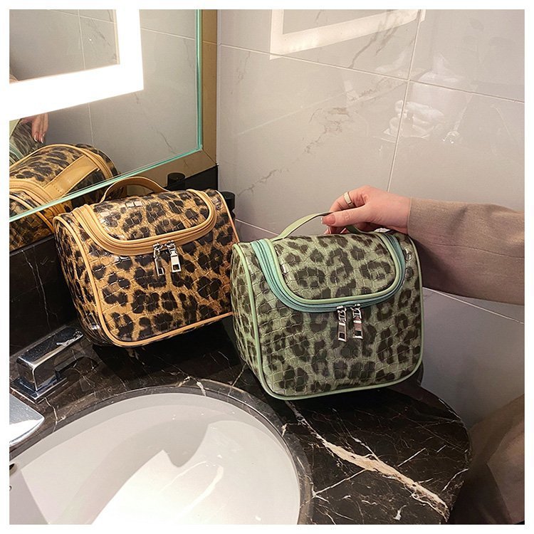Cross-Border Fashion Leopard Print Small Bag Women's Bag 2021 Trendy New Korean Style Ins Internet Celebrity Versatile Handheld Cosmetic Bag Pu