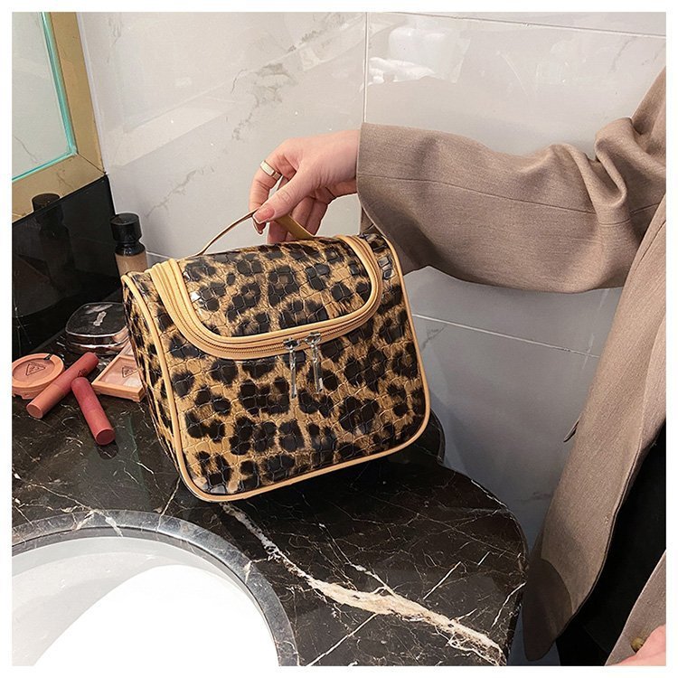 Cross-Border Fashion Leopard Print Small Bag Women's Bag 2021 Trendy New Korean Style Ins Internet Celebrity Versatile Handheld Cosmetic Bag Pu