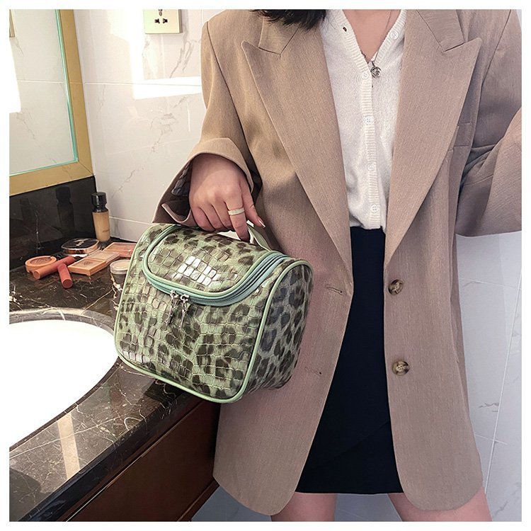 Cross-Border Fashion Leopard Print Small Bag Women's Bag 2021 Trendy New Korean Style Ins Internet Celebrity Versatile Handheld Cosmetic Bag Pu
