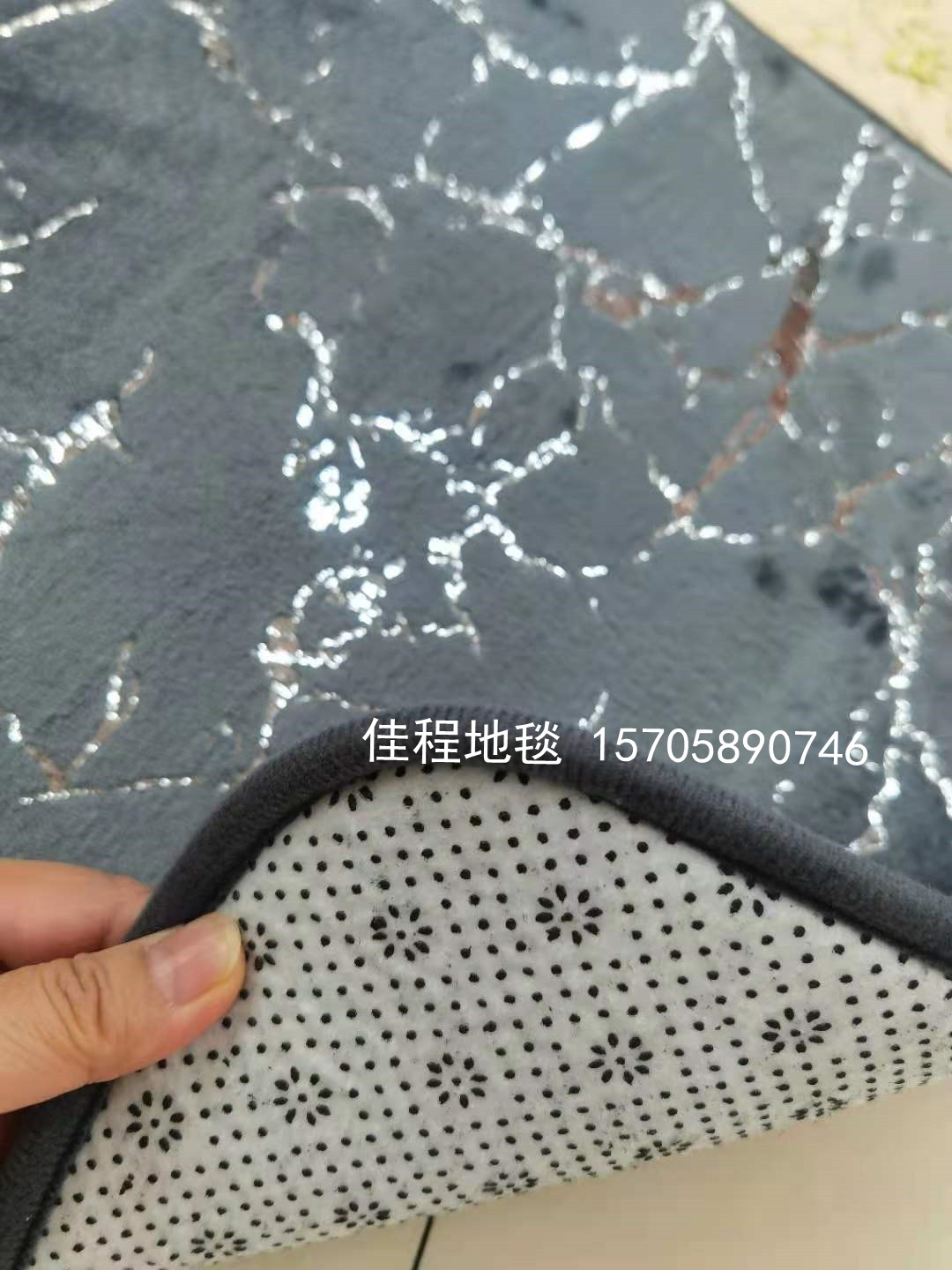 New Flannel Gilding Floor Mat Blonde Velvet Floor Mat Door Mat Non-Slip Mat Golden Crack Floor Mat Large New Flannel Gilding Floor Mat Blonde Velvet Floor Mat Door Mat Non-Slip Mat Golden Crack Floor Mat Large