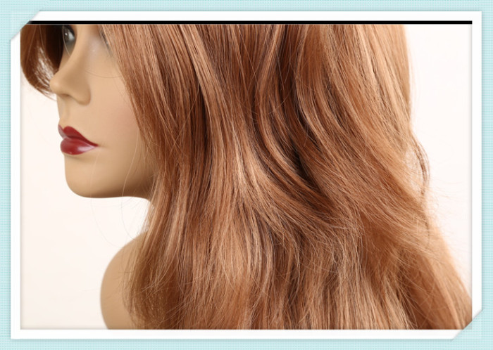 Medium blonde long wavy wig with oblique bangs made of chemical fiber Medium blonde long wavy wig with oblique bangs made of chemical fiber