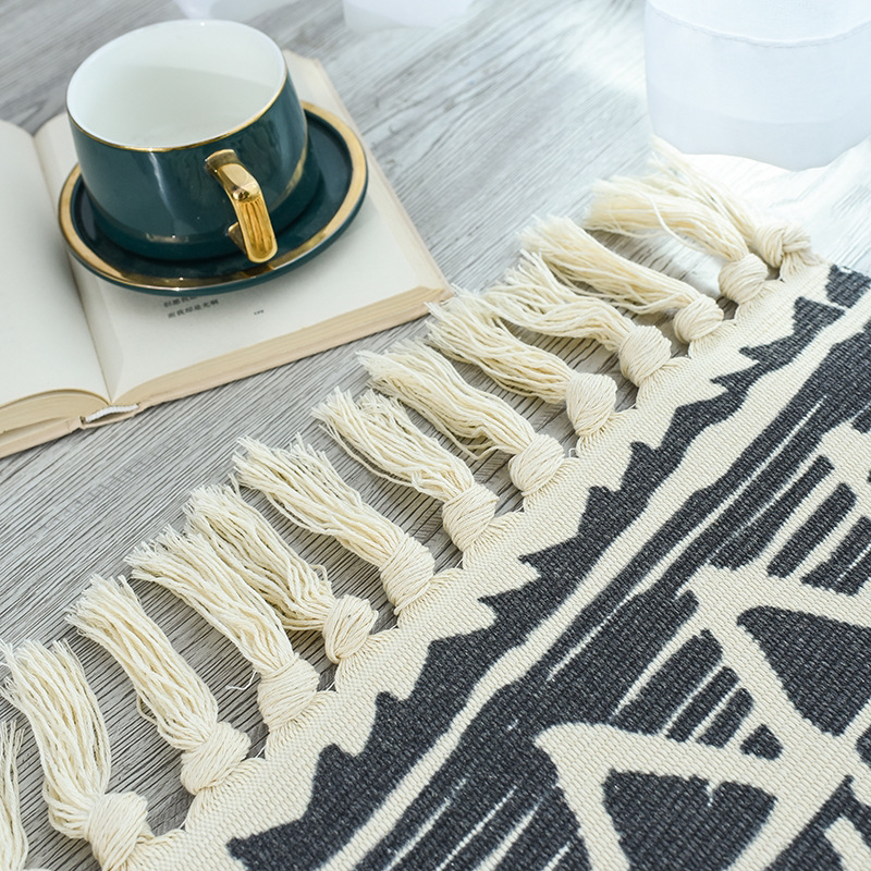 Spot Ethnic Style Cotton Linen Carpet Bedroom Living Room Door Mat Tassel Carpet Absorbent Cushion Tatami Floor Mat Spot Ethnic Style Cotton Linen Carpet Bedroom Living Room Door Mat Tassel Carpet Absorbent Cushion Tatami Floor Mat