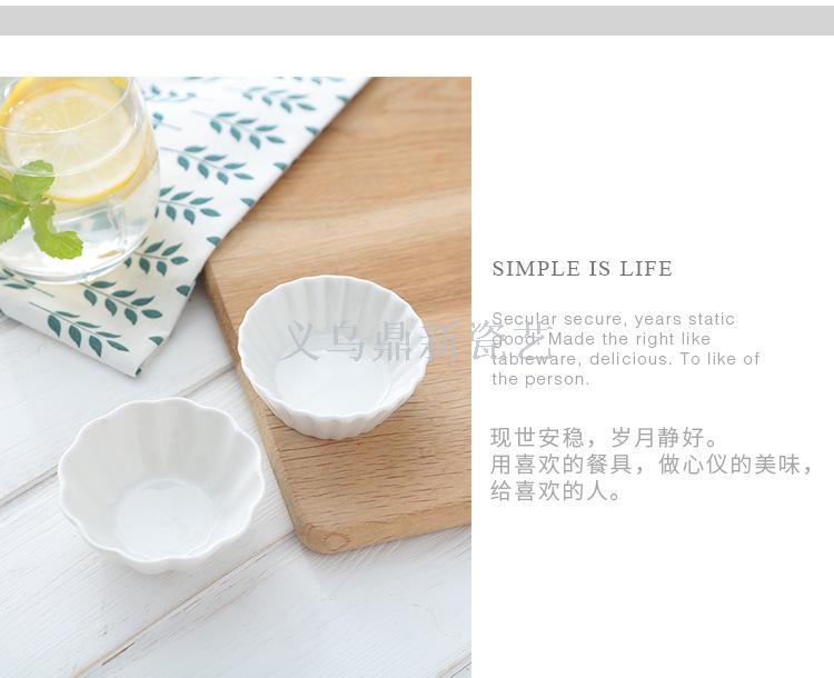 Simple and creative ceramic snacks dish plate set with European high-end fruit dessert dishes. Simple and creative ceramic snacks dish plate set with European high-end fruit dessert dishes.