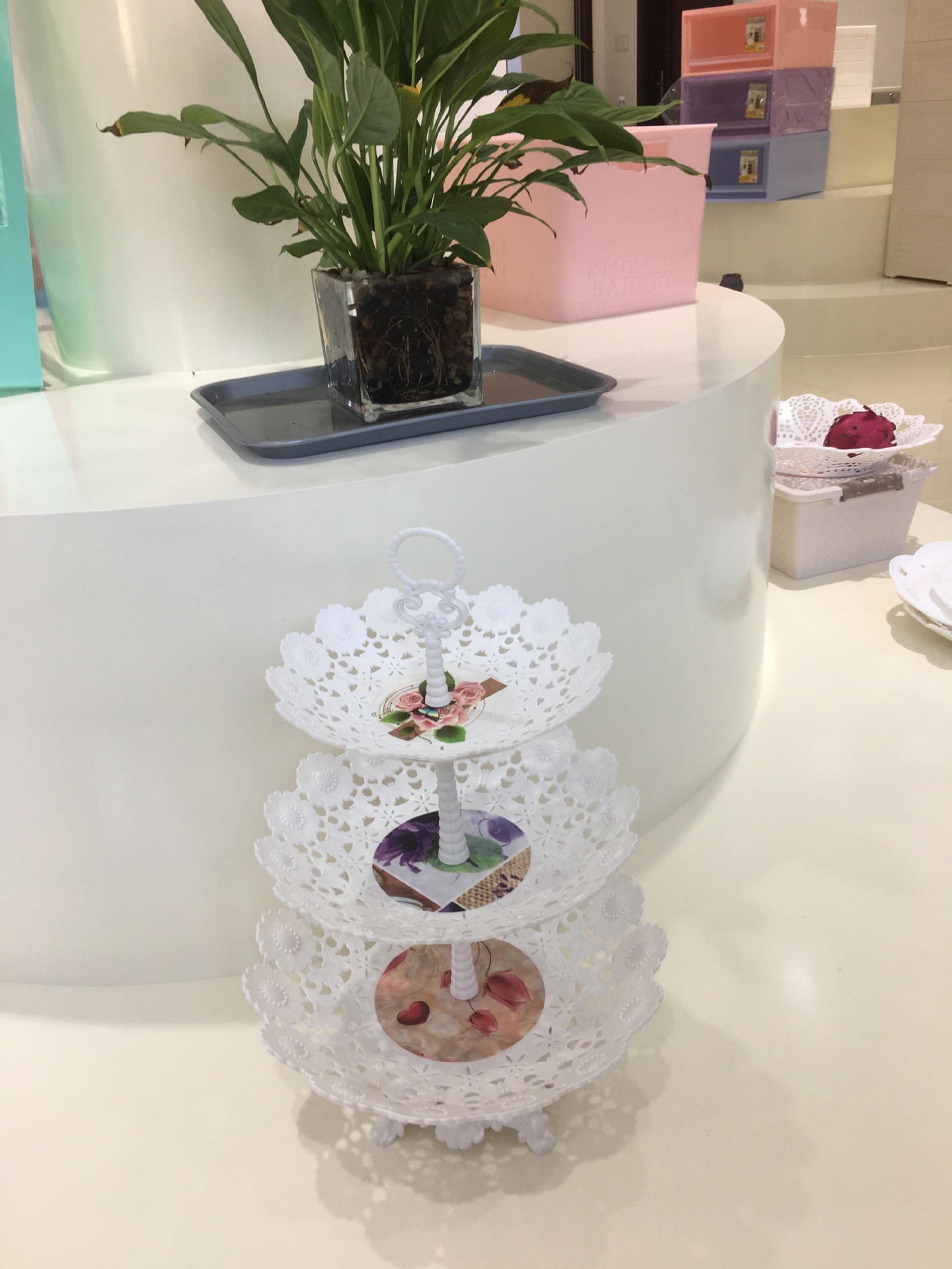 Plastic multi-layer fruit cake tray colored glaze afternoon tea lace skewer continental fruit tray cake stand