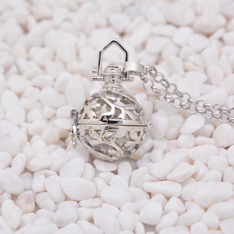 DIY lady pregnant woman harp ball essence oil bottle clover holhold-out magic box aroma phase box sweater necklace pendant lock