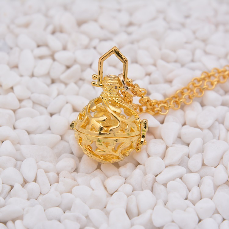 DIY lady pregnant woman harp ball essence oil bottle clover holhold-out magic box aroma phase box sweater necklace pendant lock
