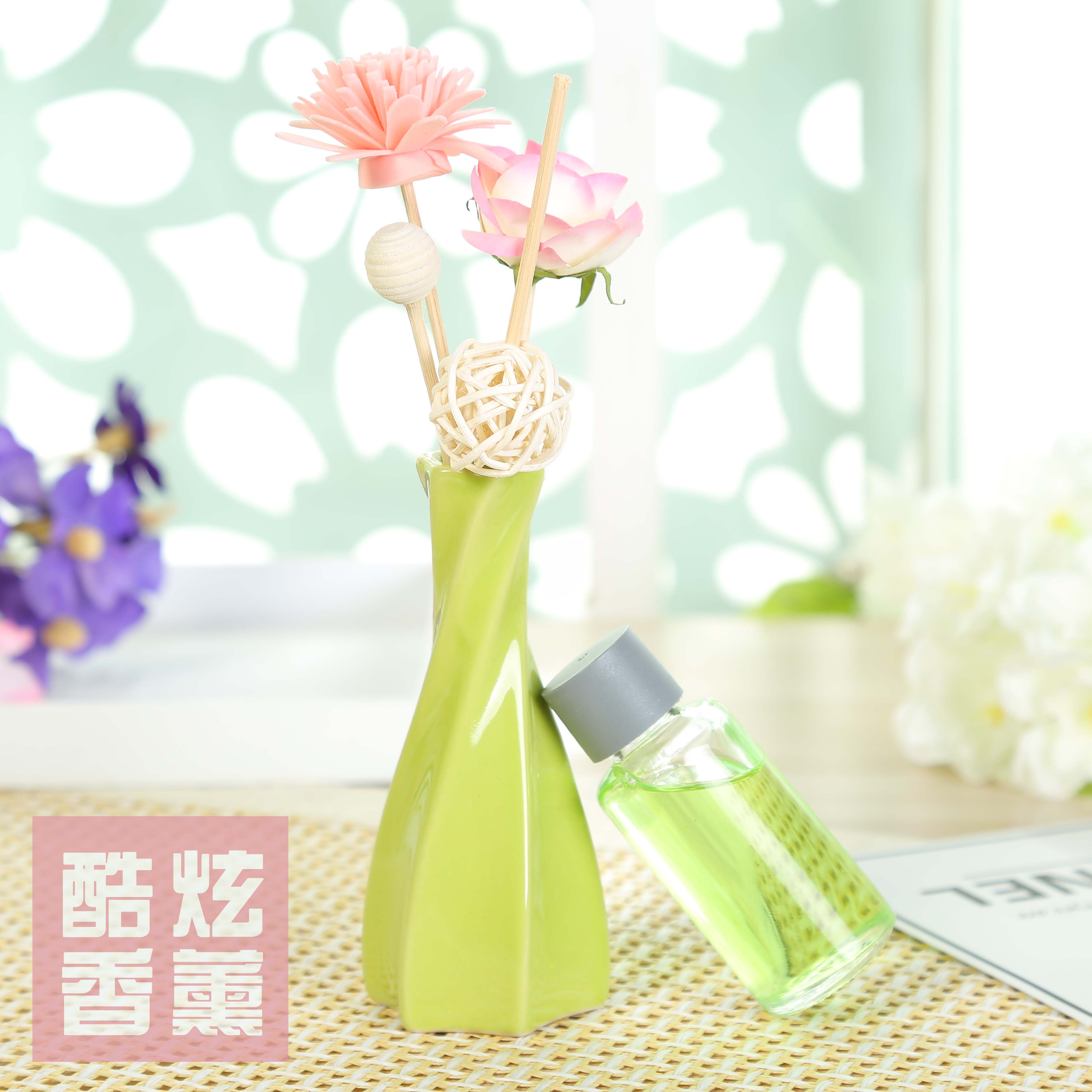 Golden Gift Set Glass Bottle Aroma Reed Diffuser Home Perfume With Rattan Sticks 