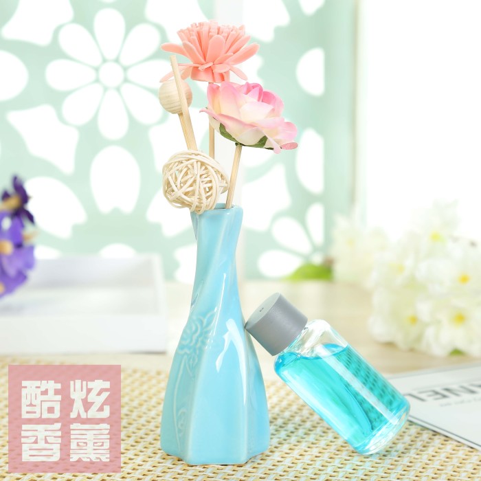 Golden Gift Set Glass Bottle Aroma Reed Diffuser Home Perfume With Rattan Sticks 