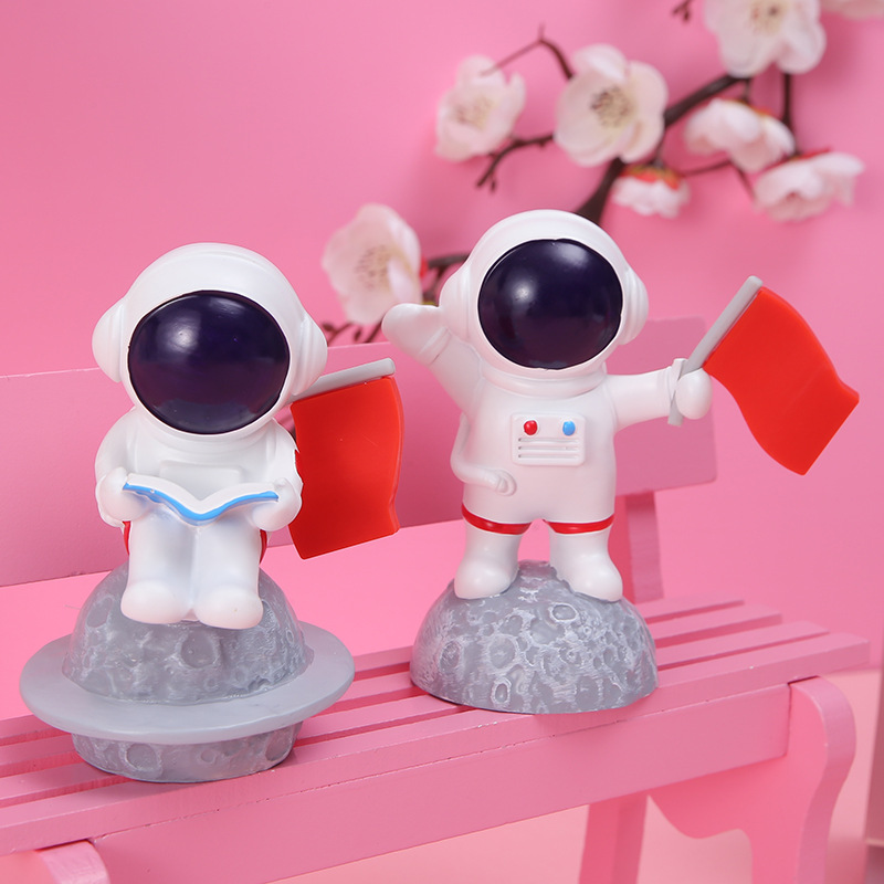 Space Trip Chuangyu Star Astronaut Hang Xiaoyu Blind Box Toy Doll Resin Craft Hand-Made Doll for Children Space Trip Chuangyu Star Astronaut Hang Xiaoyu Blind Box Toy Doll Resin Craft Hand-Made Doll for Children
