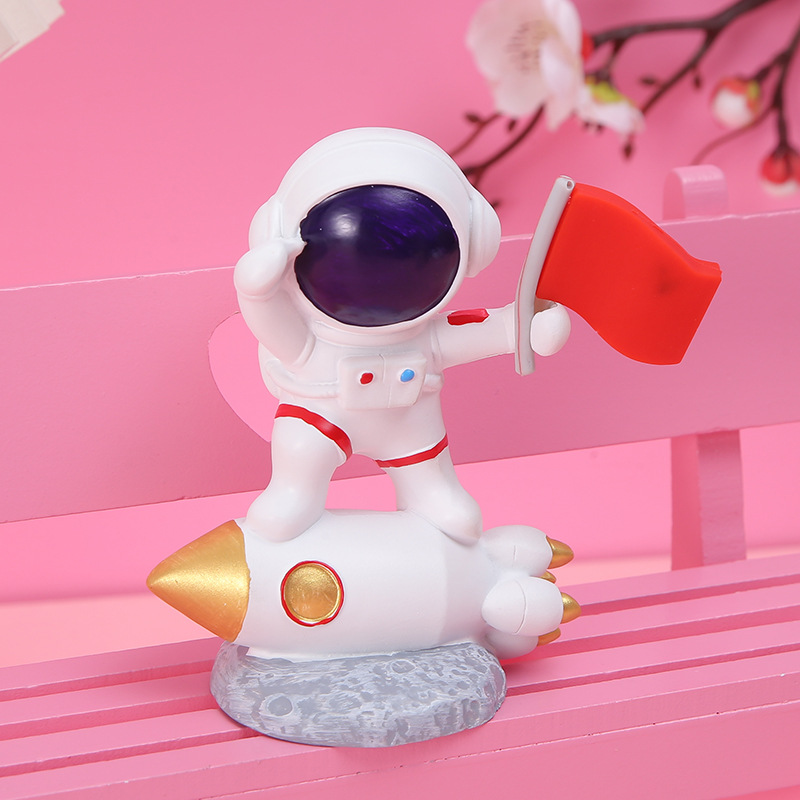 Space Trip Chuangyu Star Astronaut Hang Xiaoyu Blind Box Toy Doll Resin Craft Hand-Made Doll for Children Space Trip Chuangyu Star Astronaut Hang Xiaoyu Blind Box Toy Doll Resin Craft Hand-Made Doll for Children