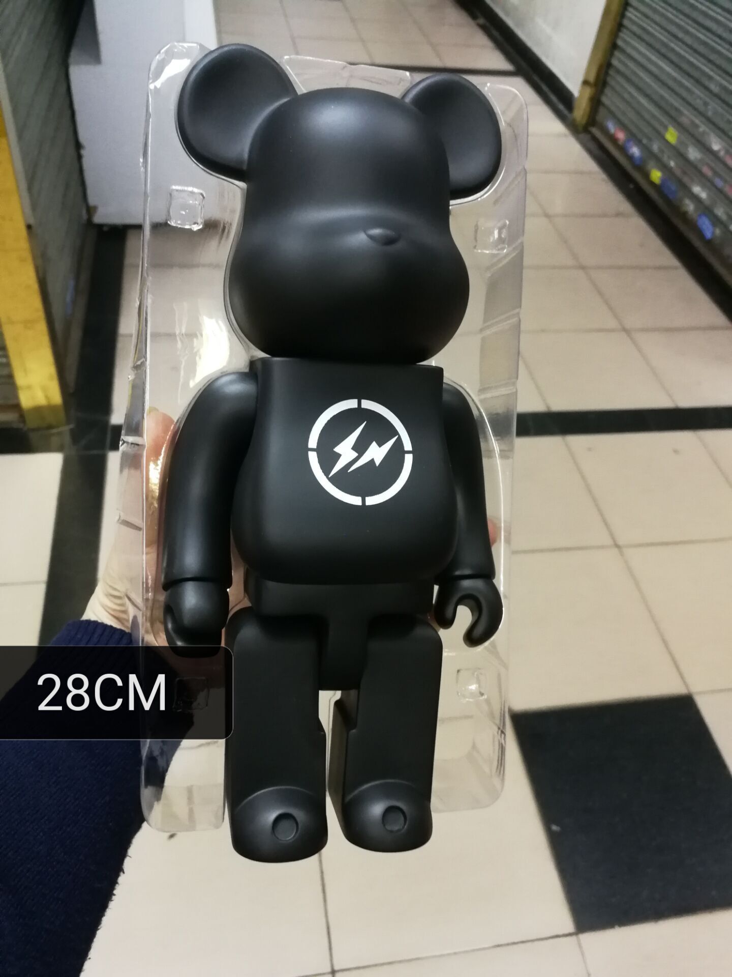 A Variety of 400% 28cm Bearbrick Qianqiu Bear Iron Man Fortune Cat Movable Garage Kits Model Furnishing Articles