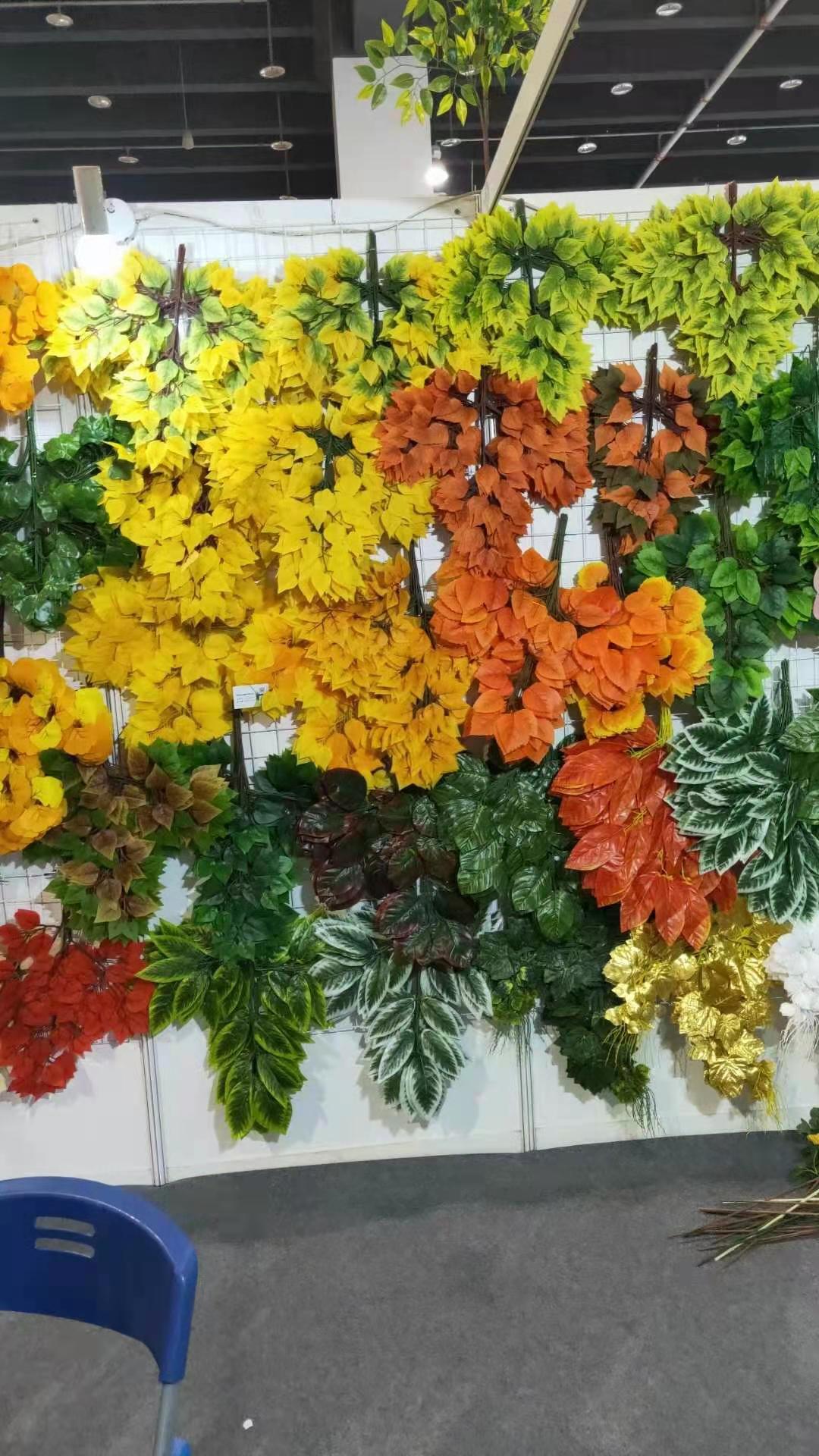 Artificial Flower Fake Tree Leaves Artificial Tree Decoration Plastic Branches Green Leaf Decoration Artificial Plant Artificial Flowers Rattan