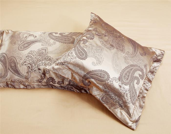 Snow Pigeon Tencel Lyocell 4PCS exclusive wedding satin Jacquard bedding set package Snow Pigeon Tencel Lyocell 4PCS exclusive wedding satin Jacquard bedding set package