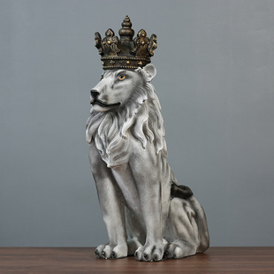 The American style country style villa model house was recently decorated to do old resin elk candlestick The American style country style villa model house was recently decorated to do old resin elk candlestick