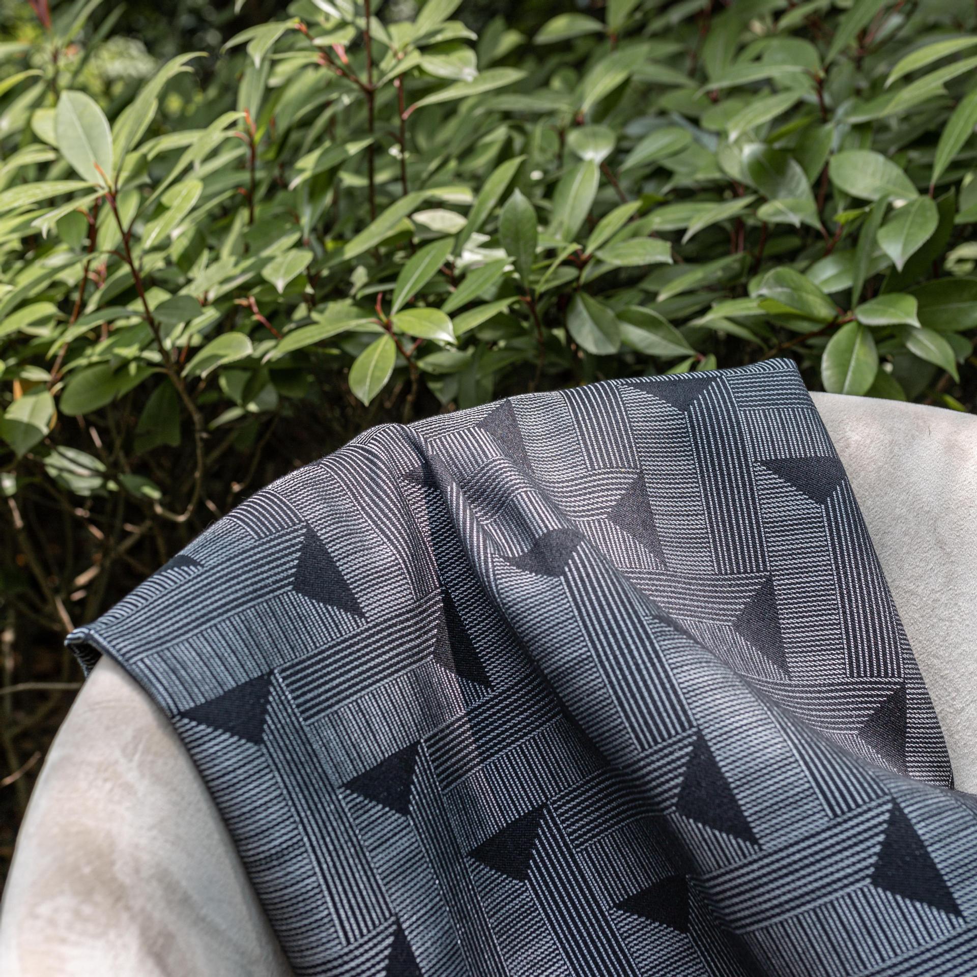SOURCE Factory Wholesale High Precision Black Silk Shading Curtain Fabric Nordic Bedroom Living Room Finished Product Customization