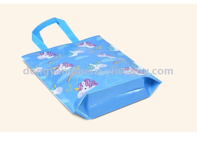 Non-woven bag gift bag shopping bag cartoon bag Non-woven bag gift bag shopping bag cartoon bag