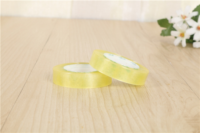 Student stationery transparent small adhesive tape paper office strong adhesive tape wholesale 1.2 wide.