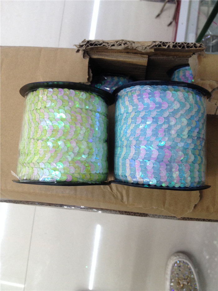 Double color 6mm plain film with spacer PVC also has PET for a variety of bubble film Christmas ball decorations