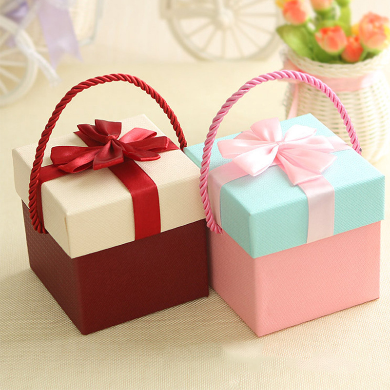 Christmas apple box wedding gift box with hand gift box European portable wedding candy box packaging wholesale