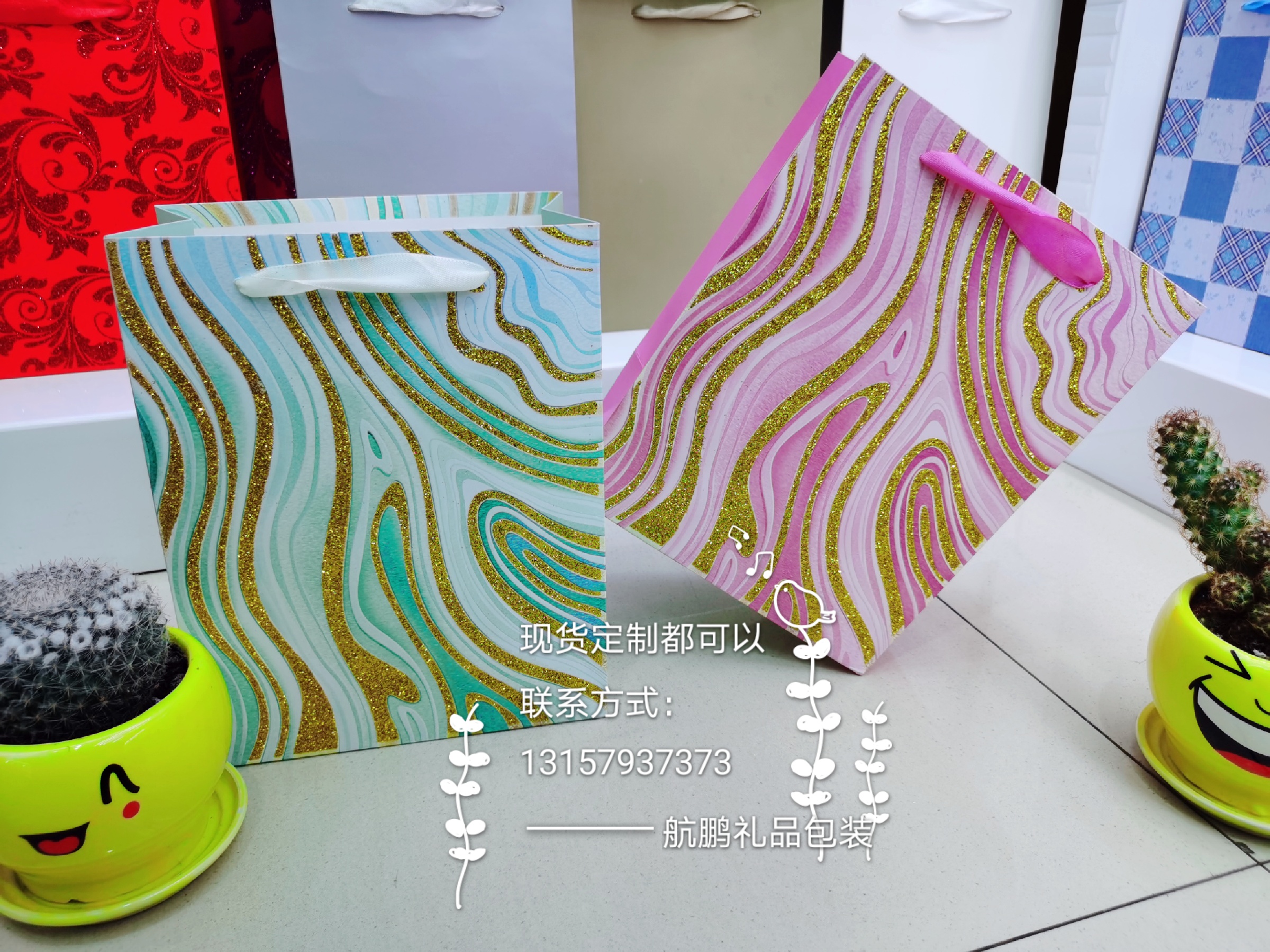 Manufacturers spot hand-made kraft paper bags store gift packaging bags shopping bags customized logo printing