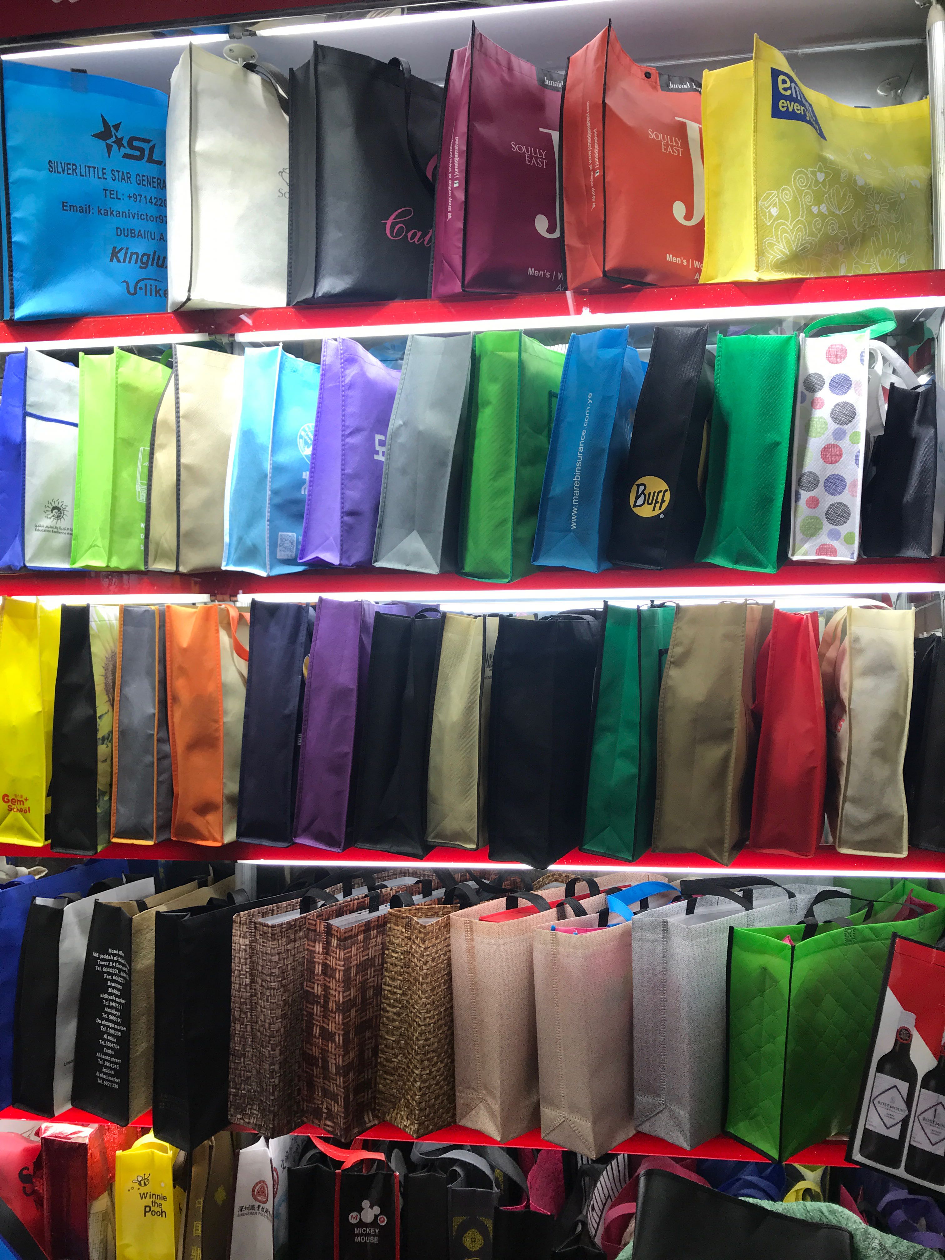 Nonwoven Fabric Bag Various Specifications Color Handbag Factory Direct Sales Non-Woven Bags Customization Tote Bag Environmental Protection Nonwoven Fabric Bag Various Specifications Color Handbag Factory Direct Sales Non-Woven Bags Customization Tote Bag Environmental Protection