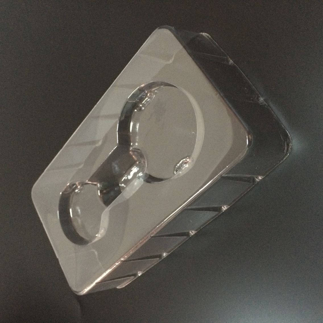 Metal key chain packaging box creative key chain blister packaging box lining blister shell