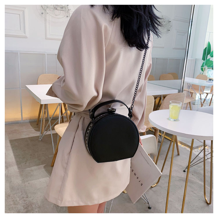 Bag Women's Bag New 2021 New Korean Style Chain Crossbody All-Matching Korean Shoulder Fashion Retro Rivet Small round Bag