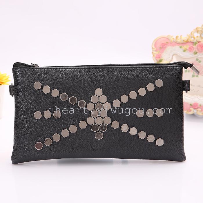 V six M word edge rivet bag