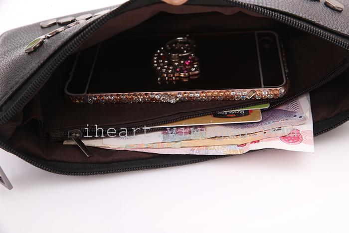 V six M word edge rivet bag