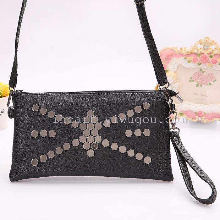 V six M word edge rivet bag