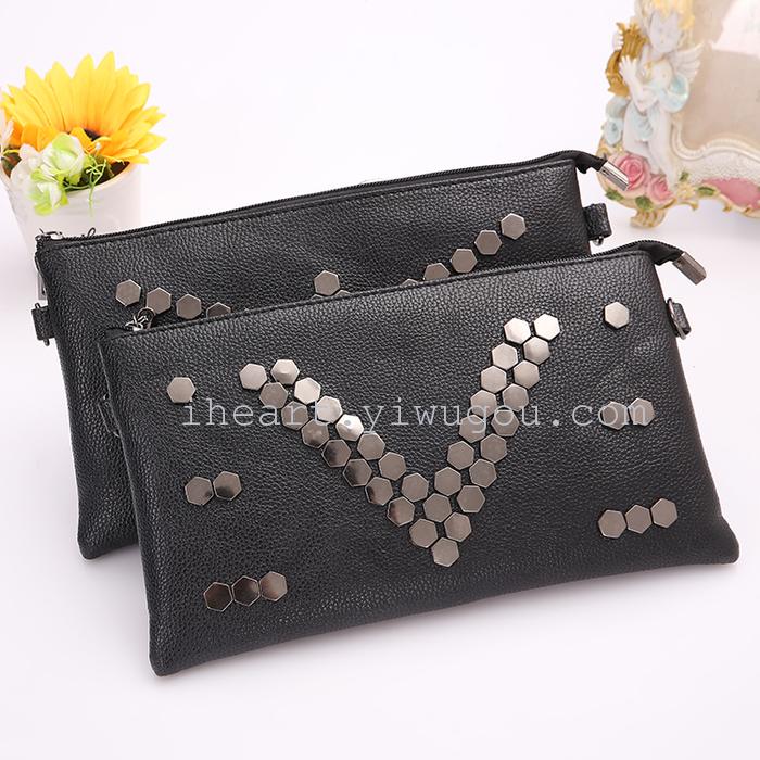 V six M word edge rivet bag