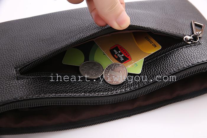 The six side of the bottom row rivet bag