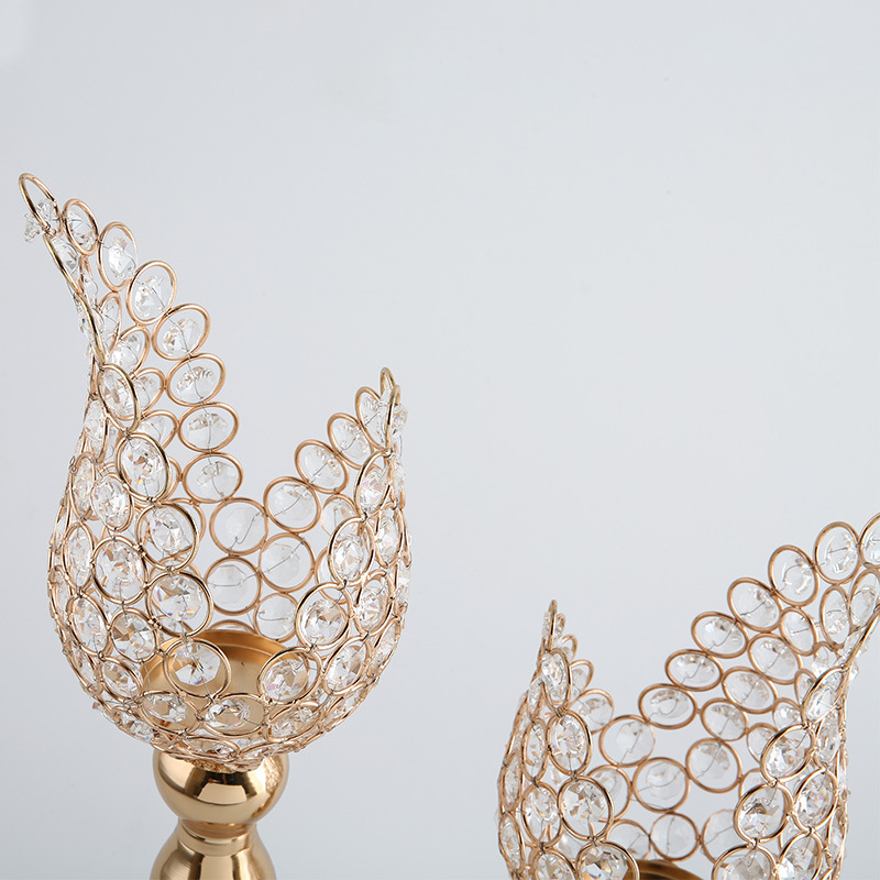 European Creative Fashionable Golden Electroplating Iron Petal Metal Candlestick Decoration Wedding Props Home Decoration