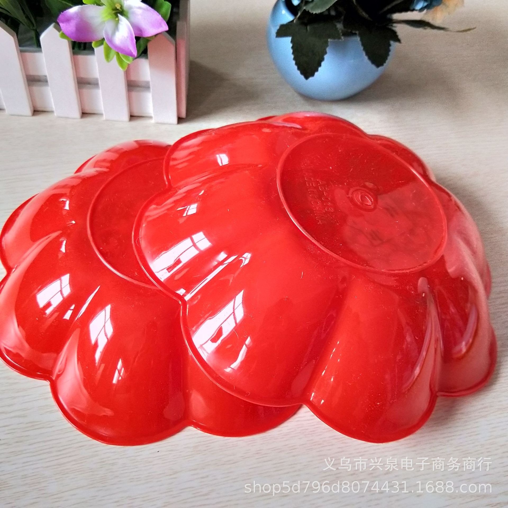 Red Fruit Plate Snack Plate Fruit Plate Wedding Supplies 1 Yuan 2 Yuan Petal Candy Plate