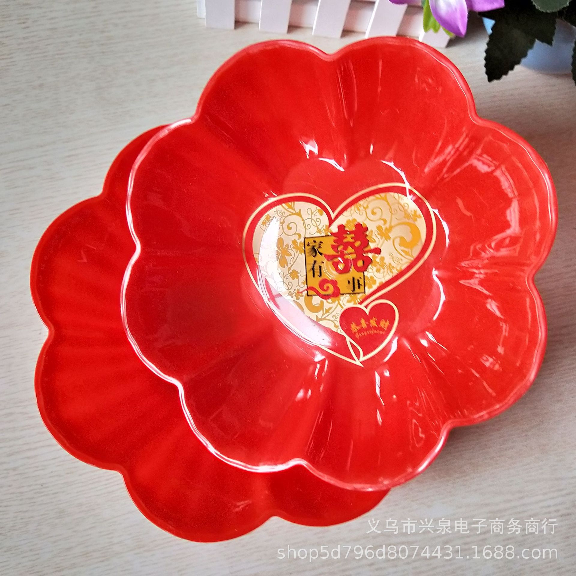 Red Fruit Plate Snack Plate Fruit Plate Wedding Supplies 1 Yuan 2 Yuan Petal Candy Plate Red Fruit Plate Snack Plate Fruit Plate Wedding Supplies 1 Yuan 2 Yuan Petal Candy Plate
