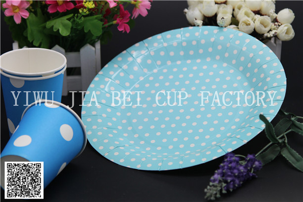 The Round paper plates, such as birthday parties, parties, weddings, etc The Round paper plates, such as birthday parties, parties, weddings, etc