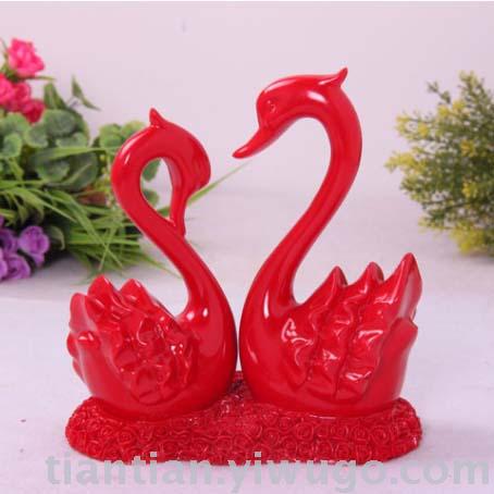 Shot resin handicrafts creative happiness Swan, checking out the home decoration wedding festive gifts