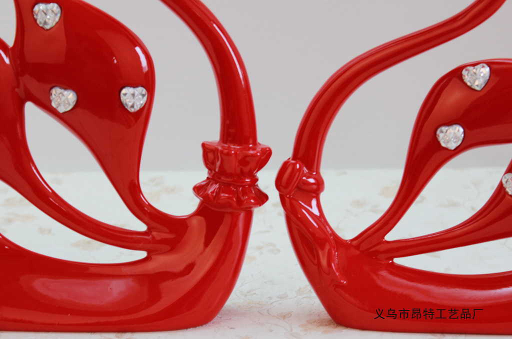 European-Style Home Resin Craft Swan Decoration Living Room Decorations Polished Diamond Couple Swan Wedding Gift European-Style Home Resin Craft Swan Decoration Living Room Decorations Polished Diamond Couple Swan Wedding Gift