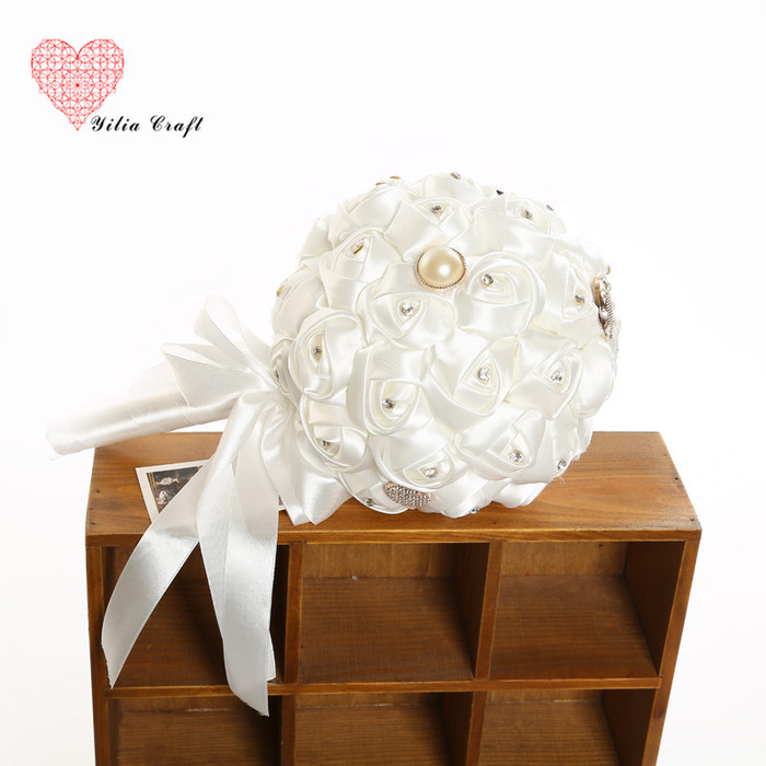 Handmade cloth art fake flower bridal bouquet simulation double - colored rose Korean style. Handmade cloth art fake flower bridal bouquet simulation double - colored rose Korean style.