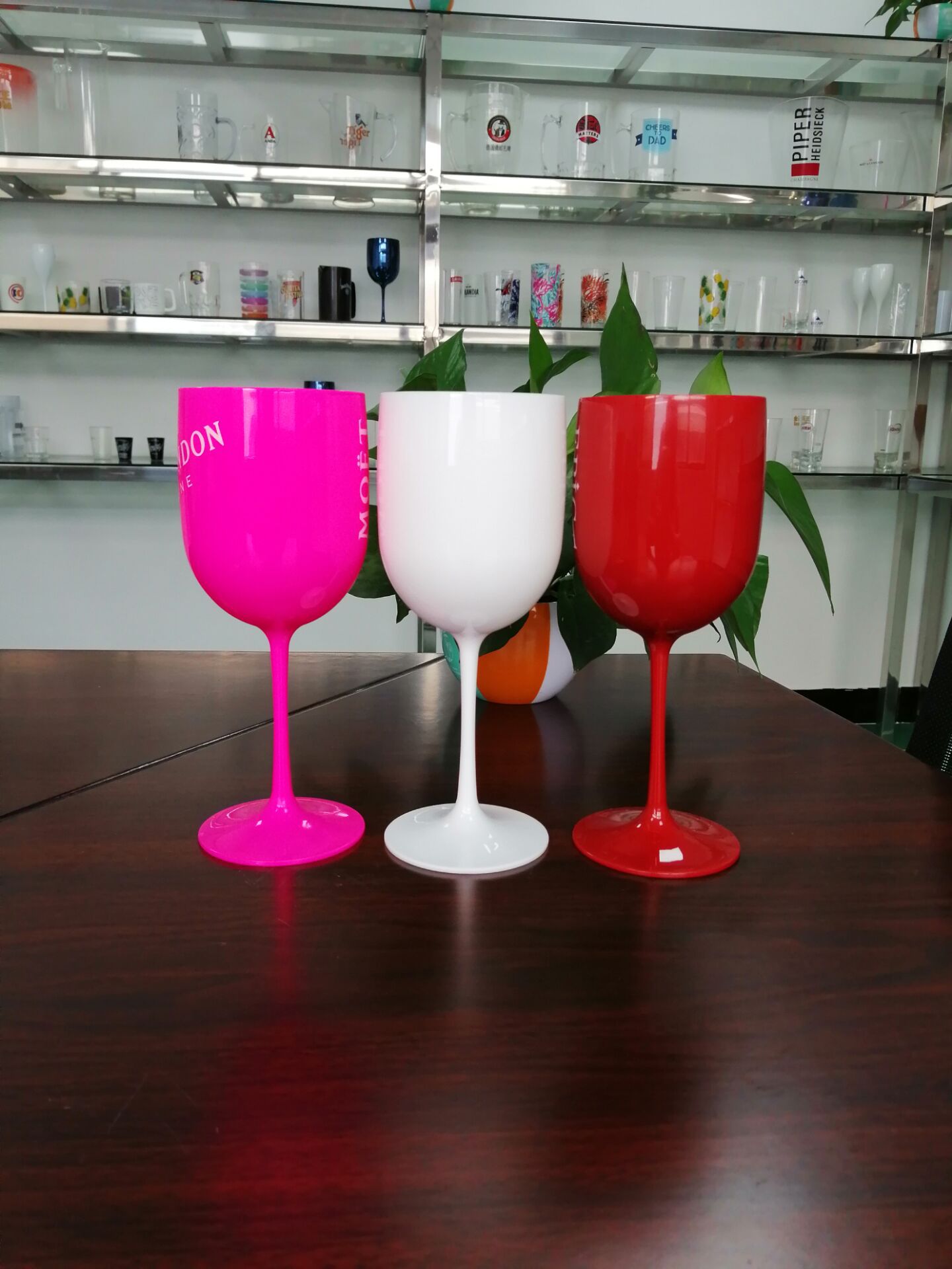 Pink Red Wine Glass Plastic Red Wine Goblet Food Grade as Acrylic PS Plastic Champagne Glass Plastic Juice Cup Pink Red Wine Glass Plastic Red Wine Goblet Food Grade as Acrylic PS Plastic Champagne Glass Plastic Juice Cup